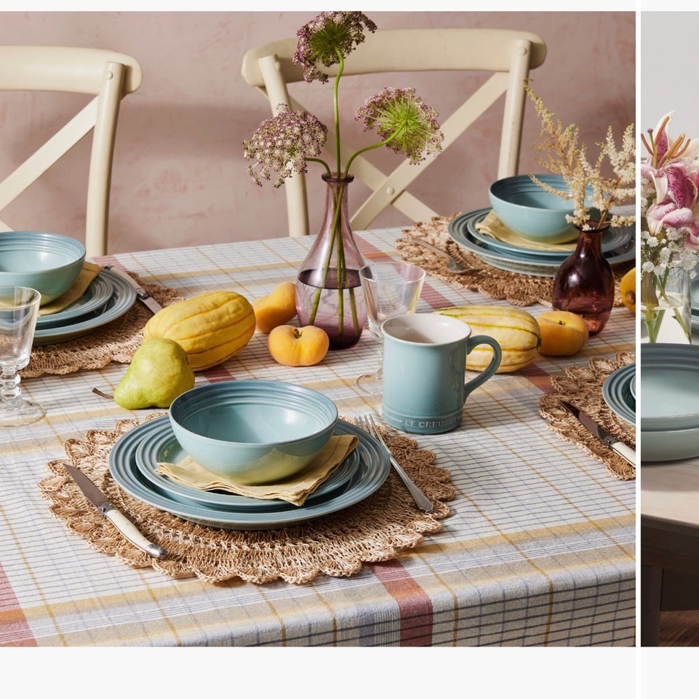 Le Creuset Sea Salt Dinnerware set serves 4 Brand New
